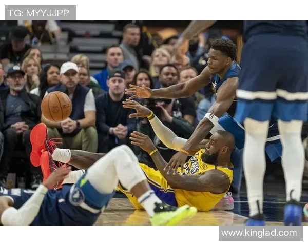 勇士与森林狼精彩对决全场回放带你重温28日激烈比赛瞬间